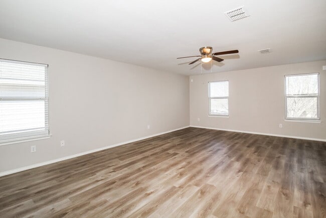 Building Photo - 13805 Canyon Ranch Rd
