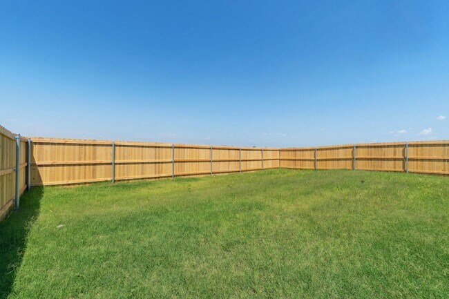 Building Photo - Edmond Rental