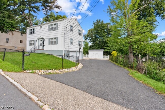 Building Photo - 58 Jardine Rd