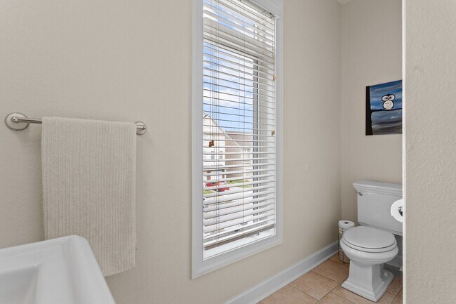 Building Photo - Welcome to your dream home in Norfolk, Virginia!