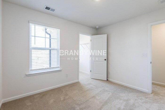 Building Photo - 508 Almere Dr