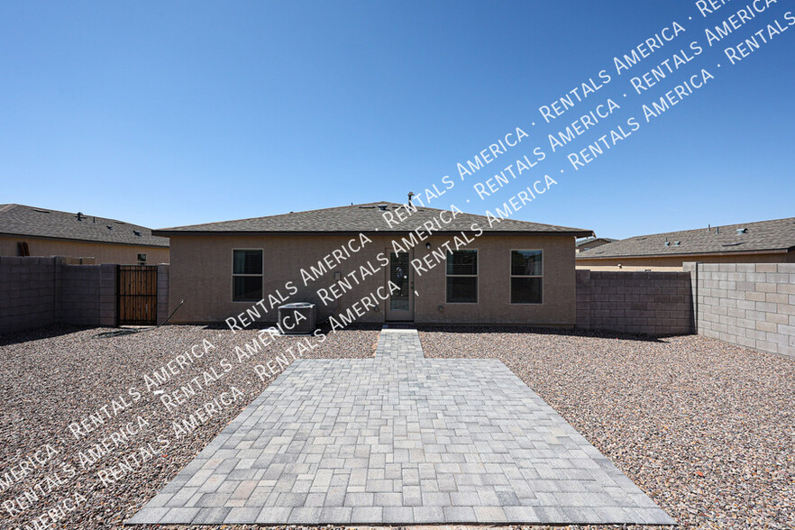 Building Photo - 118 W Impala Dr