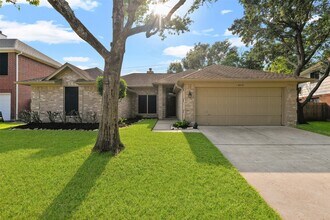 Building Photo - 16010 Cedar Gully Dr