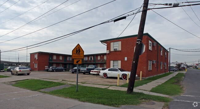 Building Photo - Creekside Apartments