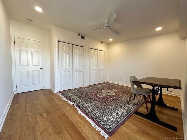 Building Photo - 234 S Main St