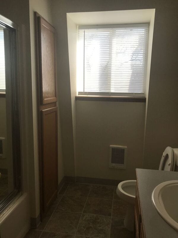 Building Photo - 400 S Morain St