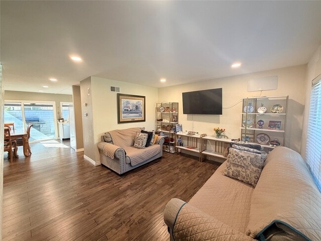 Building Photo - 1149 Barston Ave