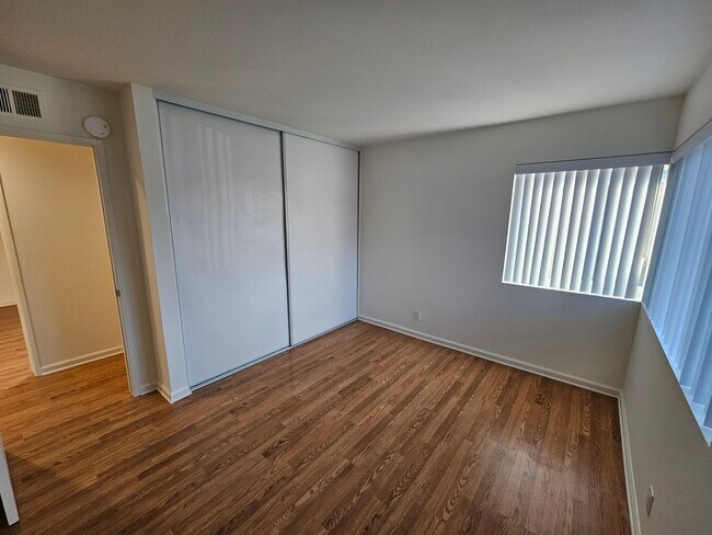 Building Photo - 7632 Amazon Dr