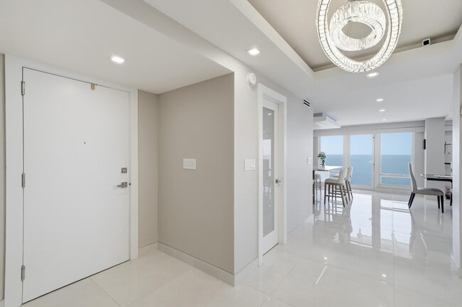 Building Photo - 4100 Galt Ocean Dr