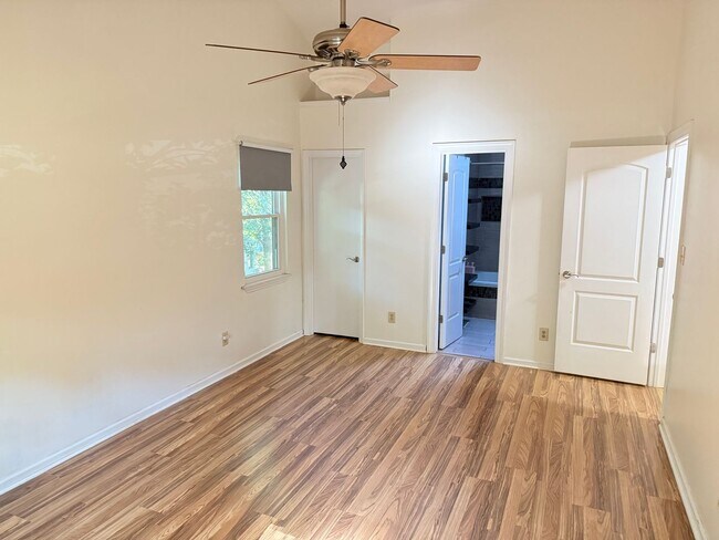 Building Photo - Spacious 3BR Home with Fenced Yard & Outdoor Living in Prime Location!
