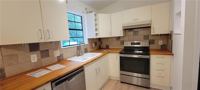 Building Photo - 1752 Mitzi Ct