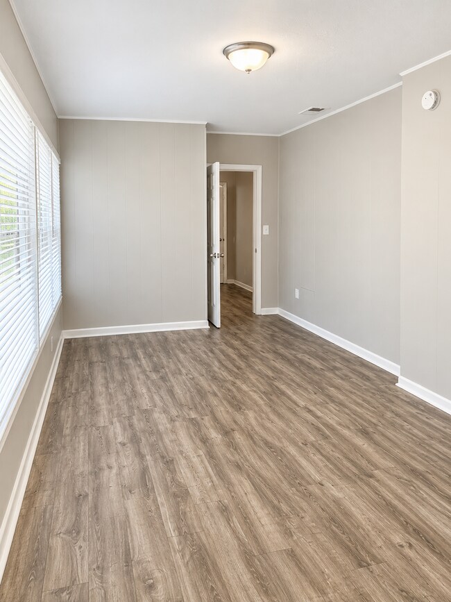 Building Photo - 3503 9th St Ct W