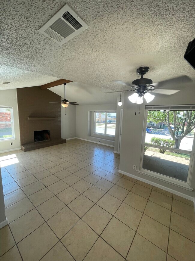 Building Photo - 7036 Crosstimbers Ln