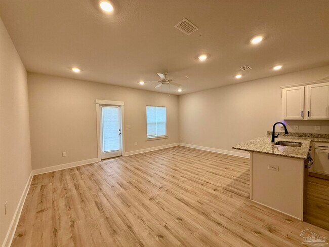 Building Photo - 1471 Iroquois Ct
