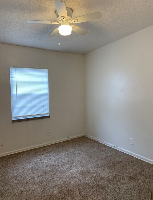 Building Photo - Spacious Backyard And Screened Porch In This Cozy 3 Bedroom Home