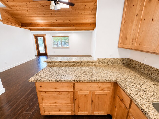 Building Photo - 2245 Ceanothus Ave