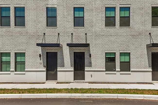 Building Photo - 1218 E Kay St