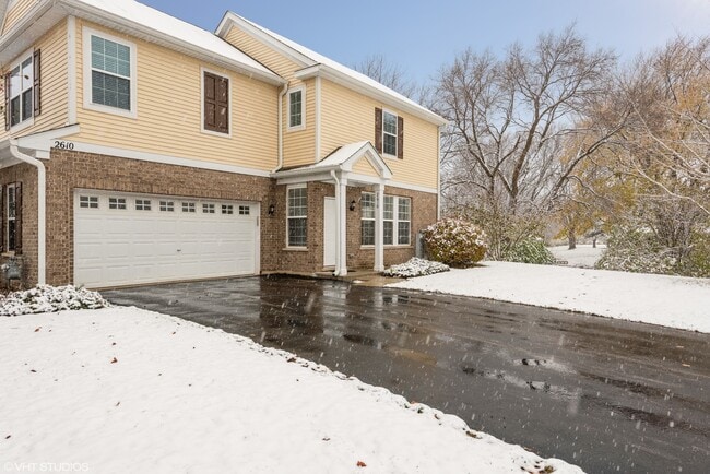 Building Photo - 2610 Williamsburg Dr