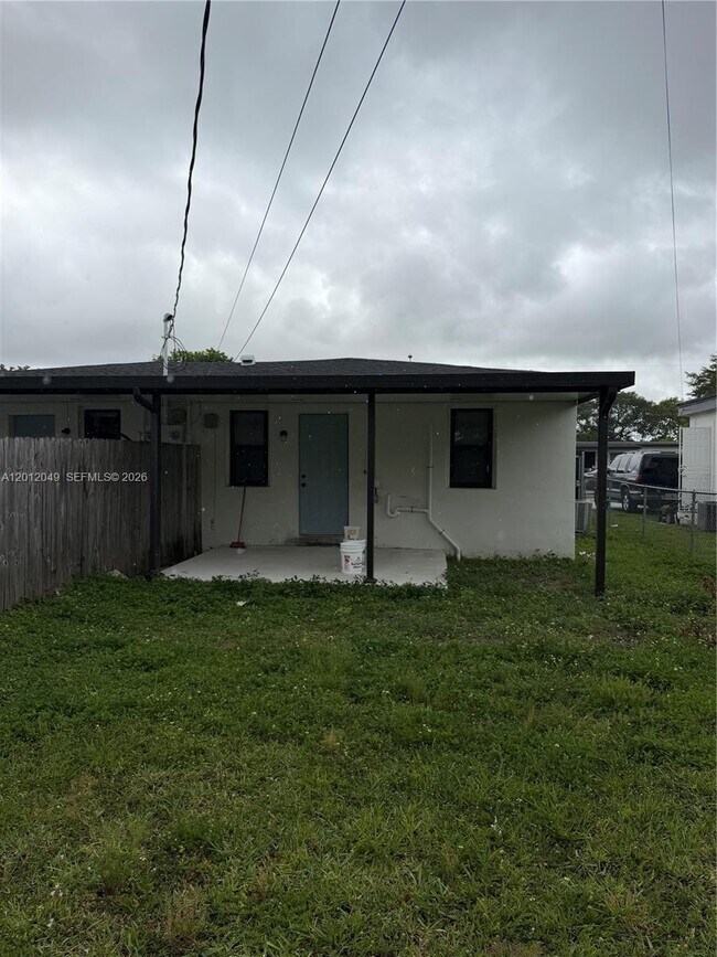Building Photo - 1825 NW 74th Ter