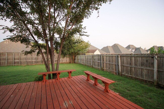 Building Photo - Darling Home In Jenks Schools!