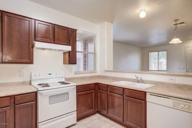 Building Photo - 3019 S 101st Ave