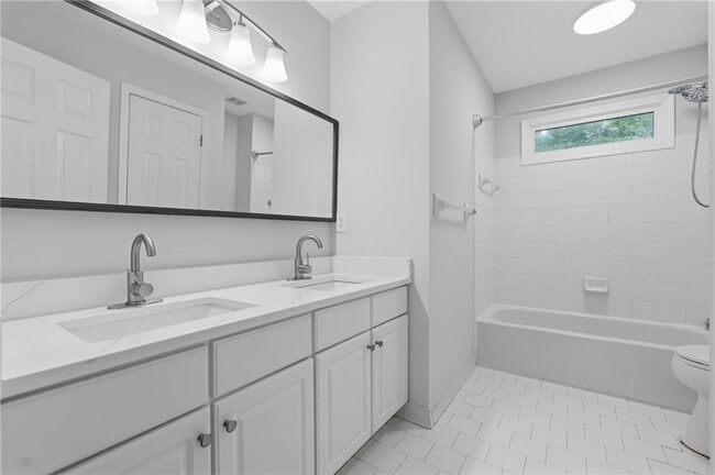 Building Photo - 620 Brook Landing Ct