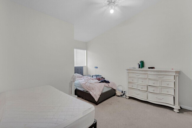 Building Photo - 7690 Lago Del Mar Dr