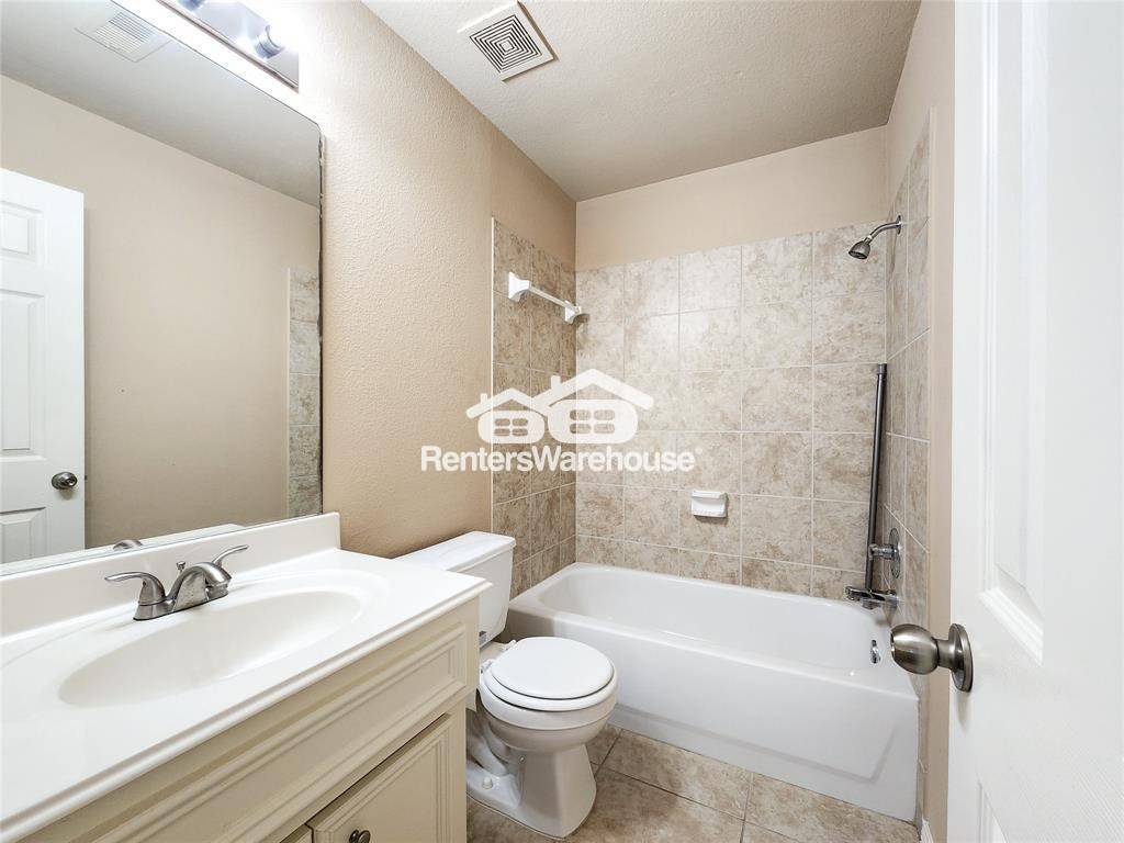 Building Photo - 16530 Pentonshire Ln