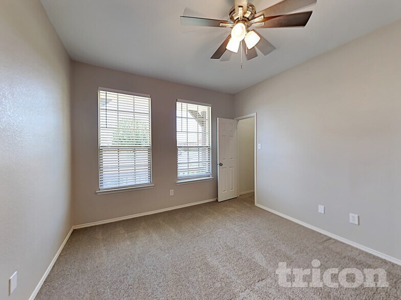 Building Photo - 2809 Thistlewood Dr