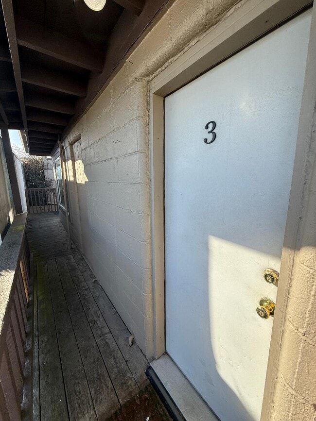 Building Photo - 121 N Wasson St