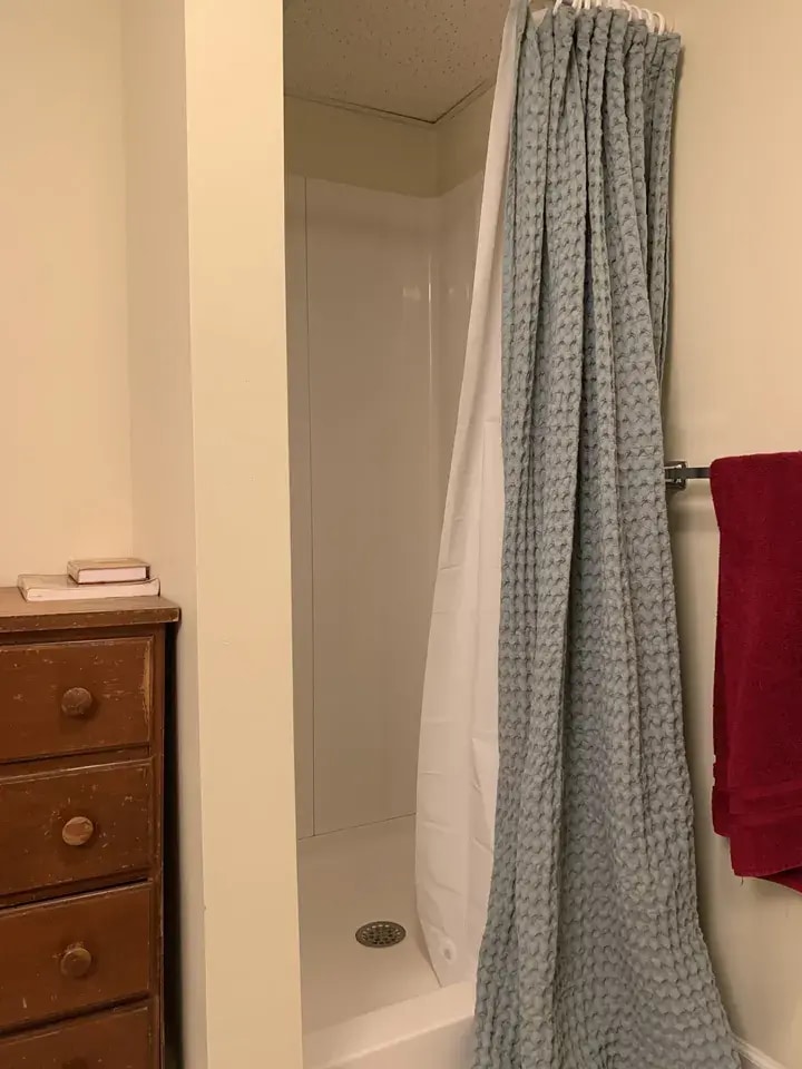 Lower Level Bathroom Shower - 108 Heidi Ct