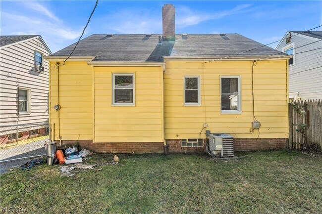 Building Photo - 5634 Waterbury Ave