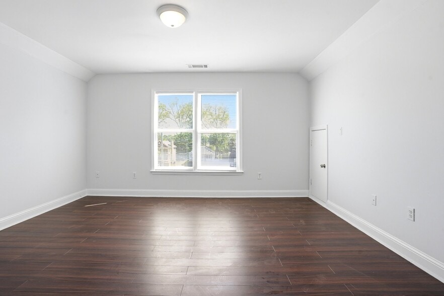 Building Photo - 50 Pope St SW