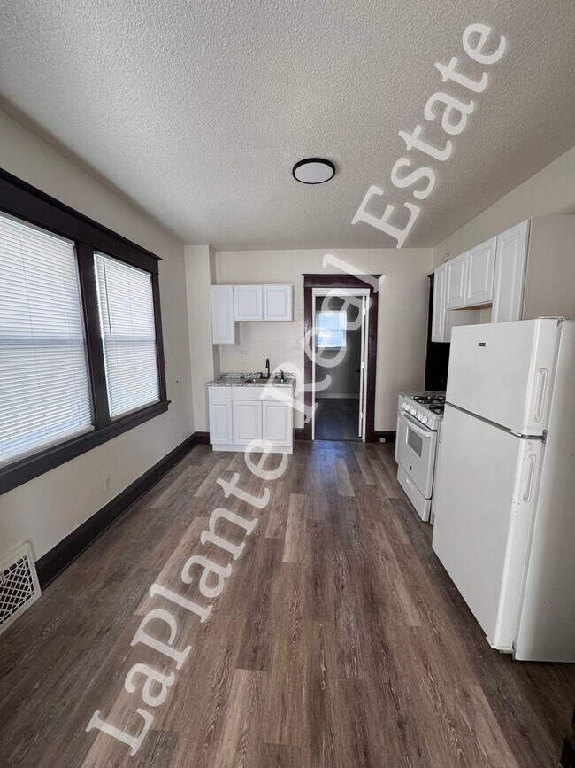 Building Photo - 1308 Goodale Ave