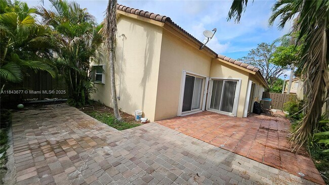 Building Photo - 5084 NW 112th Ct