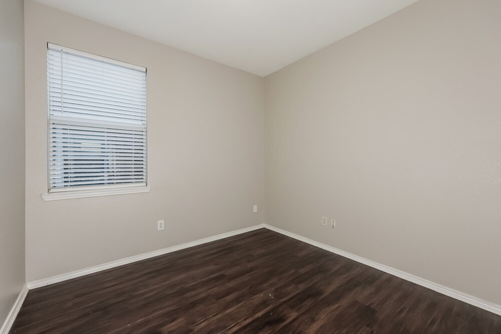 Building Photo - 916 Buffalo Springs Dr