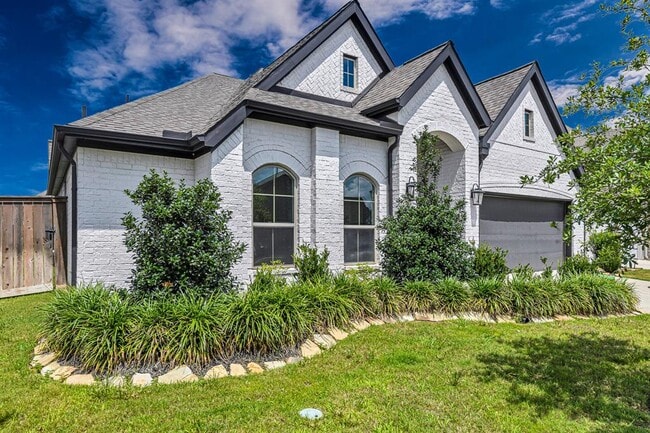 Building Photo - 7211 Sylvan Birch Trl
