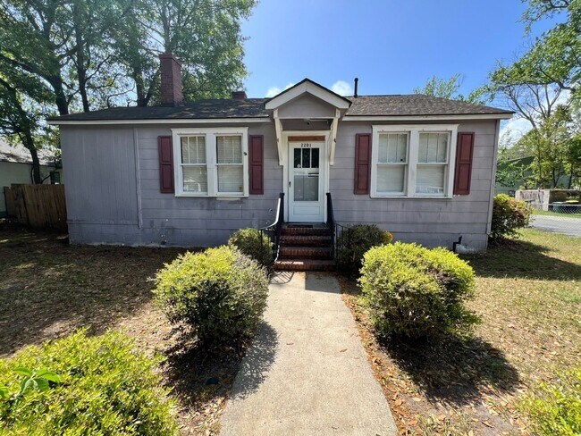 Building Photo - MOVE IN READY!