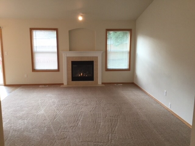 Building Photo - 14001 122nd Ave E