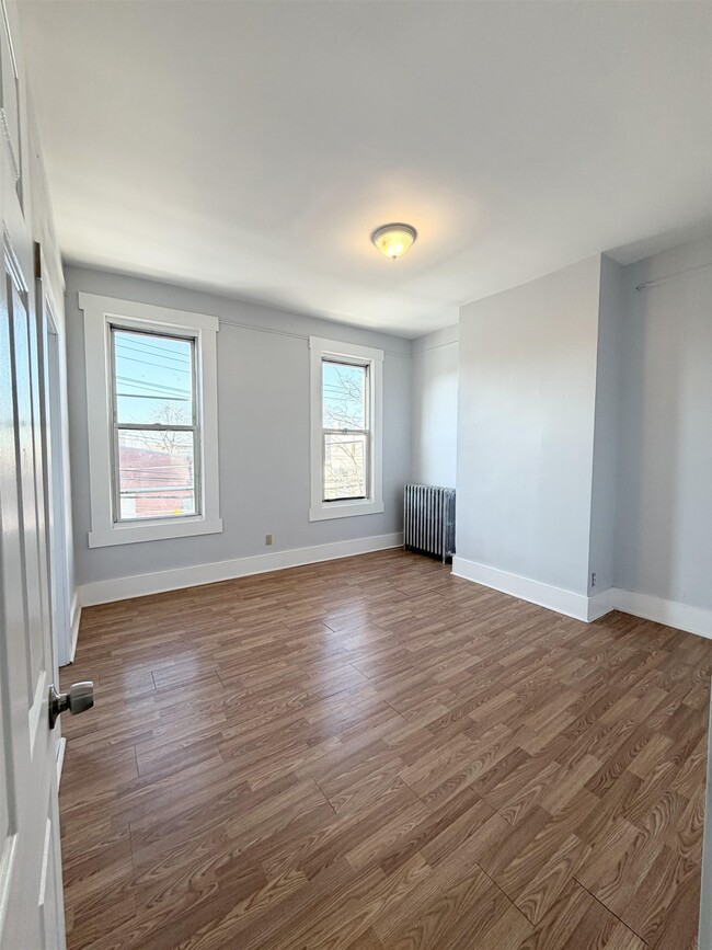 Building Photo - 1218 13th St