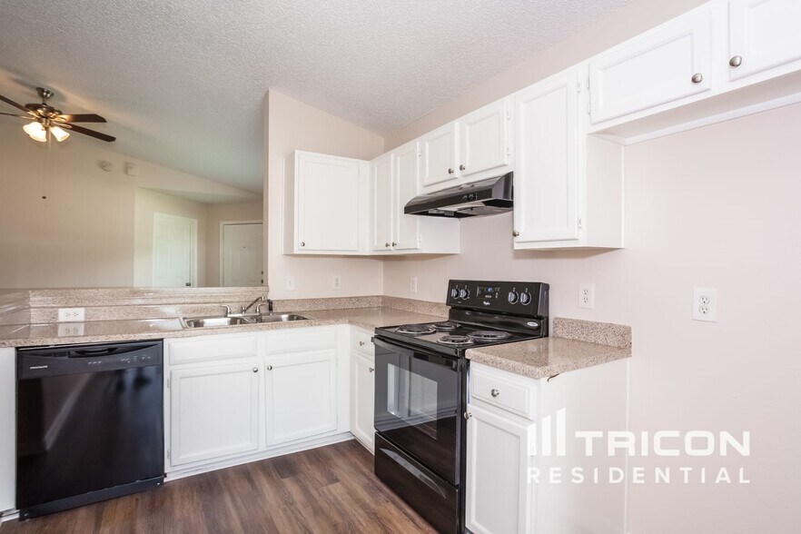 Building Photo - 3103 Kelling St