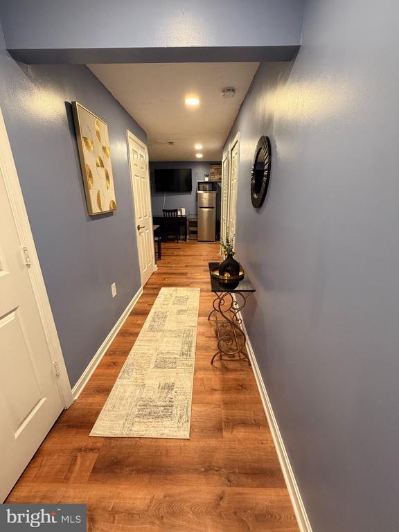 Building Photo - 311 Kings Crest Dr