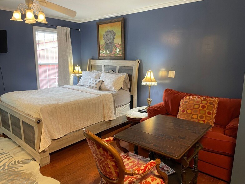 Building Photo - 174 Schools Dr