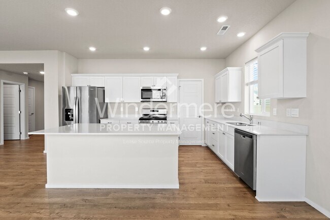 Building Photo - Beautiful New DR Horton 4 Bed 2.5 Bath Hom...
