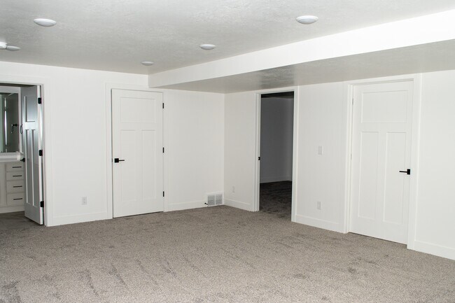 Building Photo - 876 S 340 E
