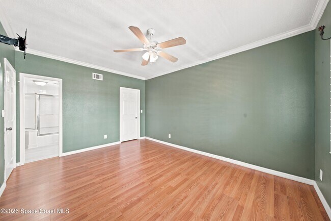 Building Photo - 905 N Harbor City Blvd