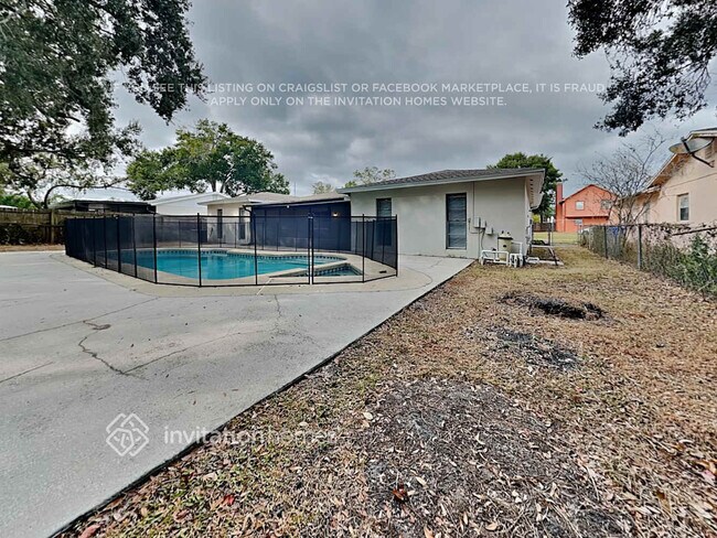 Building Photo - 4037 Eastridge Dr