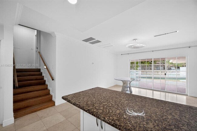 Building Photo - 8651 NE 10th Ct