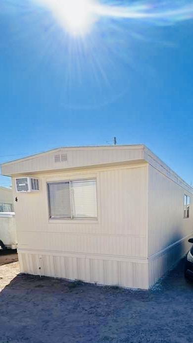 Building Photo - 450 W Thurber Rd