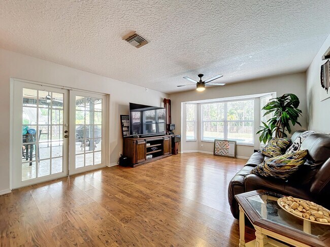 Building Photo - 14691 60th St N